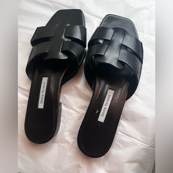 Elegant Black Leather Slide Sandals Sz 38 - Picture 3 of 7